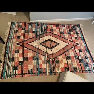Urban Outfitters 5 x 7 rug like new